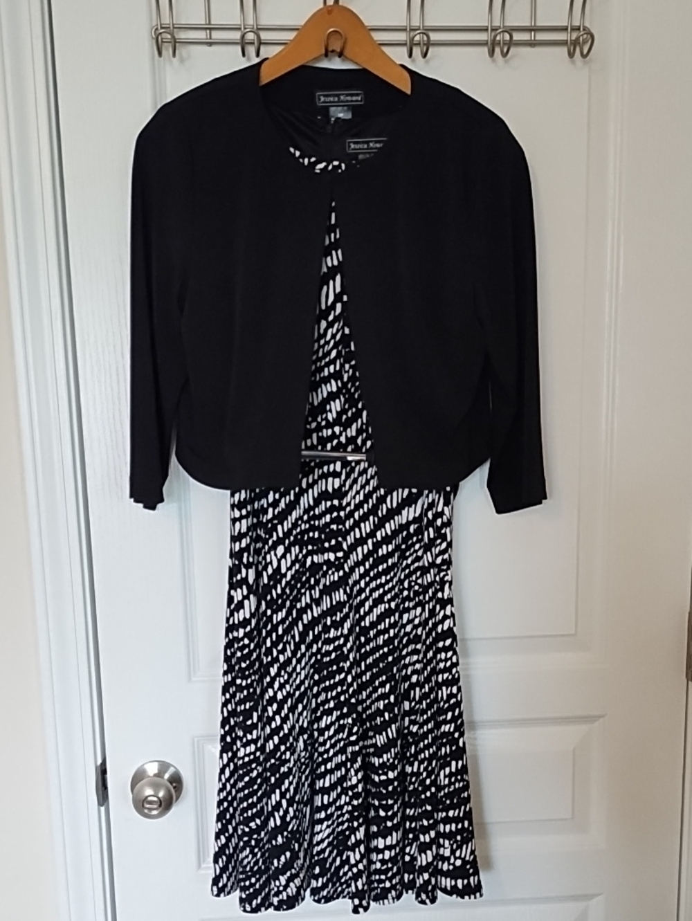 Jessica Howard 2-Piece Abstract Print Dress & Cropped Shrug Jacket Set Size 12P